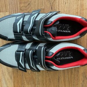 Venzo Black and Gray Men's indoor or outdoor cycling shoes with cleats